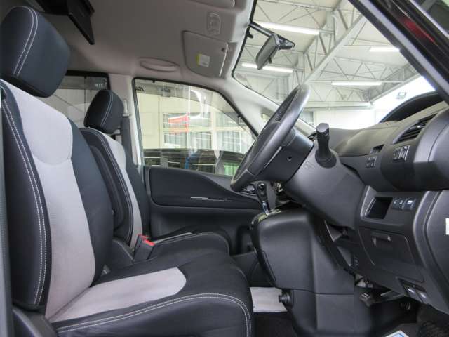 日産 セレナ ２．０ ライダー ブラックライン Ｓ－ＨＹＢＲＩＤ H25年 (関東) 99