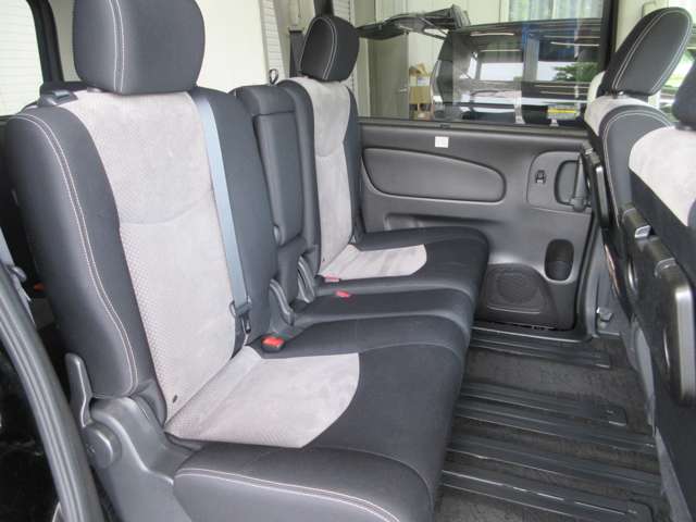 日産 セレナ ２．０ ライダー ブラックライン Ｓ－ＨＹＢＲＩＤ H25年 (関東) 99