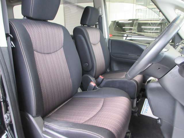 日産 セレナ ２．０ ハイウェイスター Ｇ Ｓ－ＨＹＢＲＩＤ アドバンストセーフティ パッケージ H26年 (関東) 99
