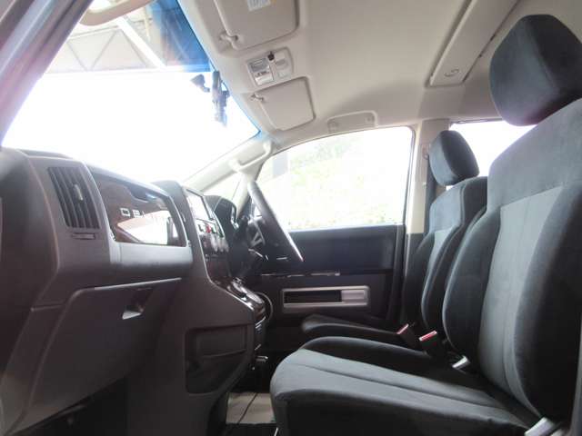三菱 デリカ　Ｄ：５ ２．４ シャモニー ４ＷＤ H21年 (関東) 99