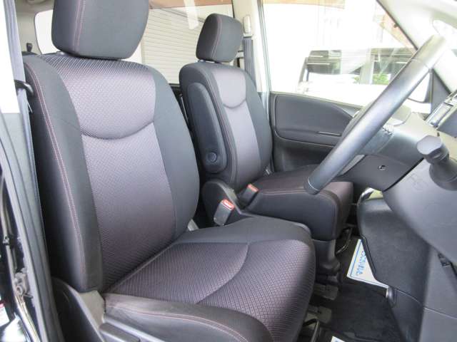 日産 セレナ ２．０ ハイウェイスター ４ＷＤ H23年 (関東) 99