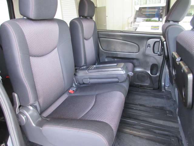 日産 セレナ ２．０ ハイウェイスター ４ＷＤ H23年 (関東) 99