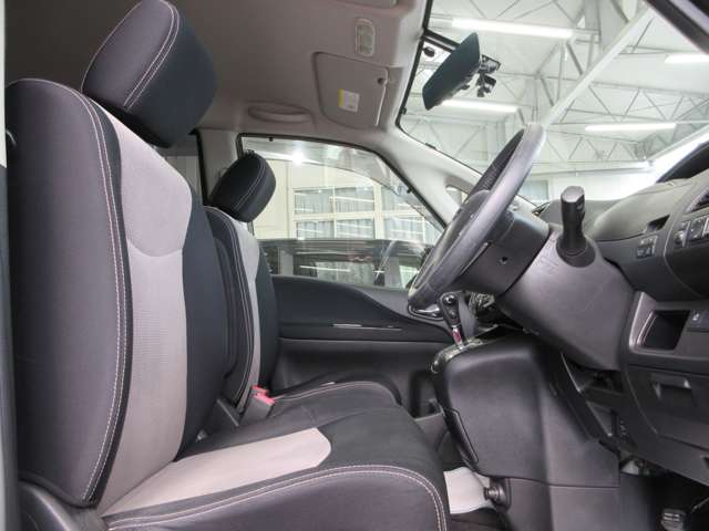 日産 セレナ ２．０ ライダー Ｓ－ＨＹＢＲＩＤ H25年 () 99