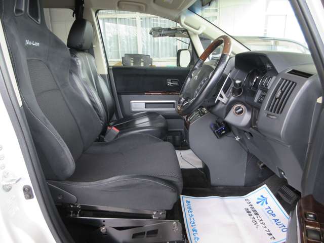 三菱 デリカ　Ｄ：５ ２．４ シャモニー ４ＷＤ H23年 () 99