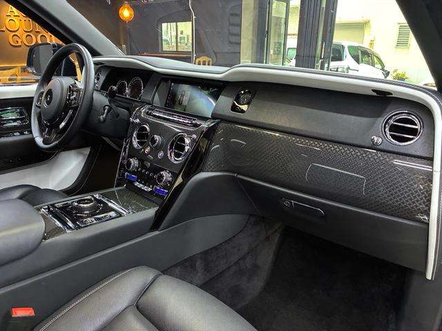 ロールスロイス ブラックバッジカリナン ６．７５ ４ＷＤ R3年 (近畿) 99