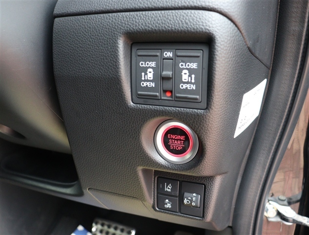 ホンダ Ｎ　ＢＯＸ カスタム ６６０ Ｌ ターボ スタイルプラス ブラック R5年 (関東) 99