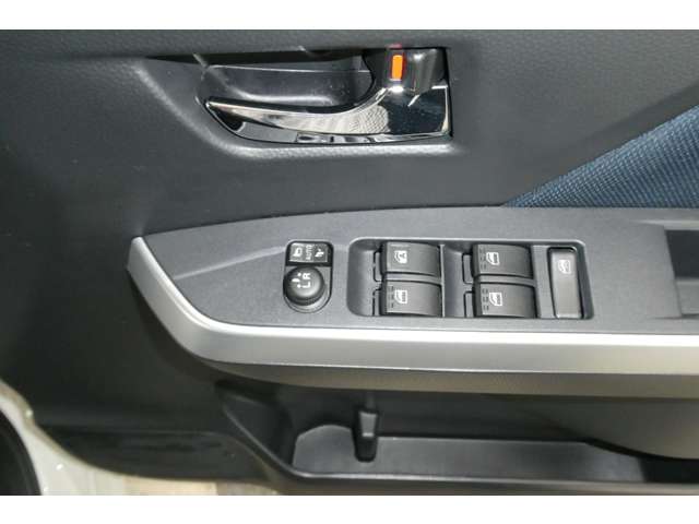 トヨタ ルーミー １．０ カスタム Ｇ ４ＷＤ R7年 (東北) 99