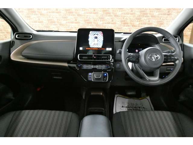 トヨタ アクア １．５ Ｚ ラフィネ Ｅ－ＦＯＵＲ ４ＷＤ R7年 (東北) 99