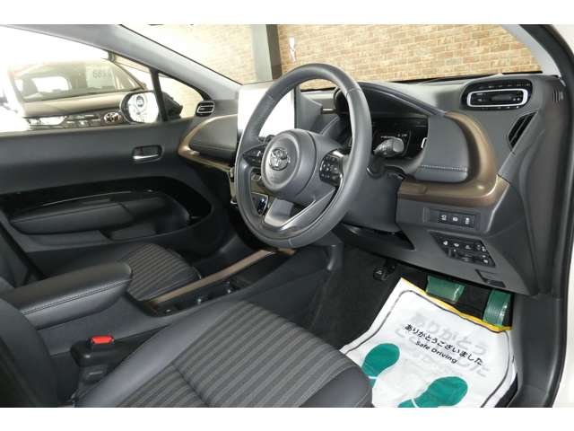 トヨタ アクア １．５ Ｚ ラフィネ Ｅ－ＦＯＵＲ ４ＷＤ R7年 (東北) 99