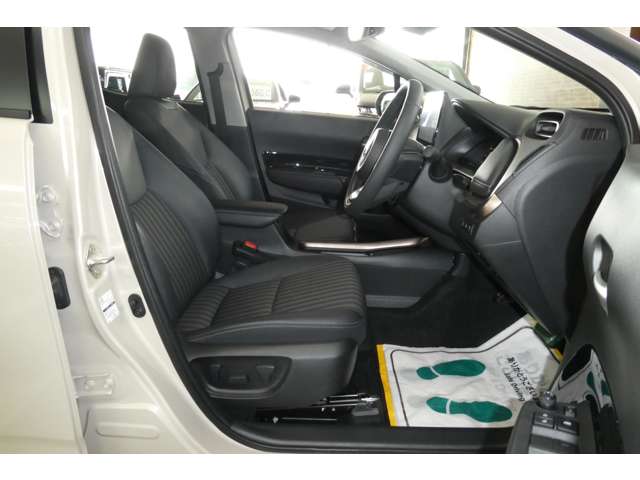 トヨタ アクア １．５ Ｚ ラフィネ Ｅ－ＦＯＵＲ ４ＷＤ R7年 (東北) 99