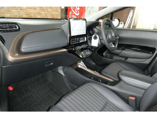 トヨタ アクア １．５ Ｚ ラフィネ Ｅ－ＦＯＵＲ ４ＷＤ R7年 (東北) 99