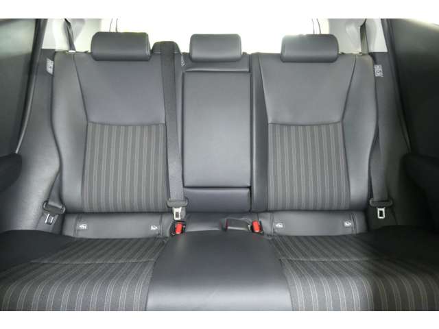 トヨタ アクア １．５ Ｚ ラフィネ Ｅ－ＦＯＵＲ ４ＷＤ R7年 (東北) 99