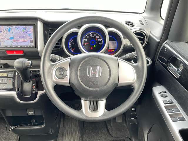 ホンダ Ｎ　ＢＯＸ ６６０ カスタムＧ ＳＳパッケージ H27年 (近畿) 99