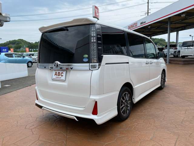 トヨタ ヴォクシー ２．０ ＺＳ H26年 (中国) 99
