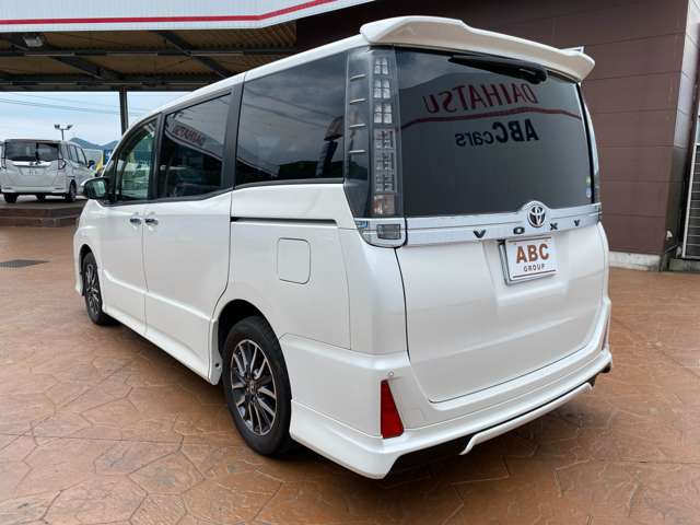トヨタ ヴォクシー ２．０ ＺＳ H26年 (中国) 99