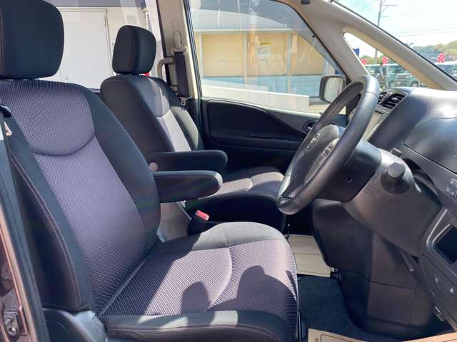 日産 セレナ ２．０ ハイウェイスター Ｇ Ｓ－ＨＹＢＲＩＤ H25年 (中国) 99