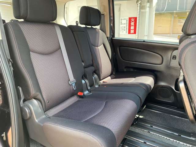 日産 セレナ ２．０ ハイウェイスター Ｇ Ｓ－ＨＹＢＲＩＤ H25年 (中国) 99