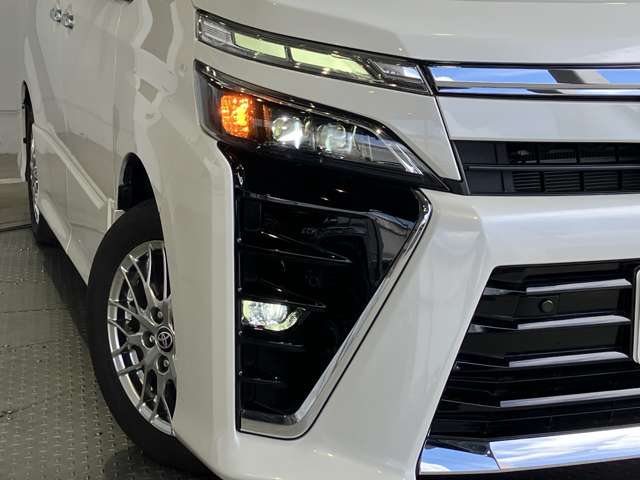 トヨタ ヴォクシー １．８ ハイブリッド ＺＳ 煌ＩＩＩ R3年 (近畿) 99
