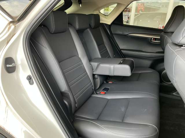 レクサス ＮＸ３００ｈ Ｉパッケージ H28年 (近畿) 99