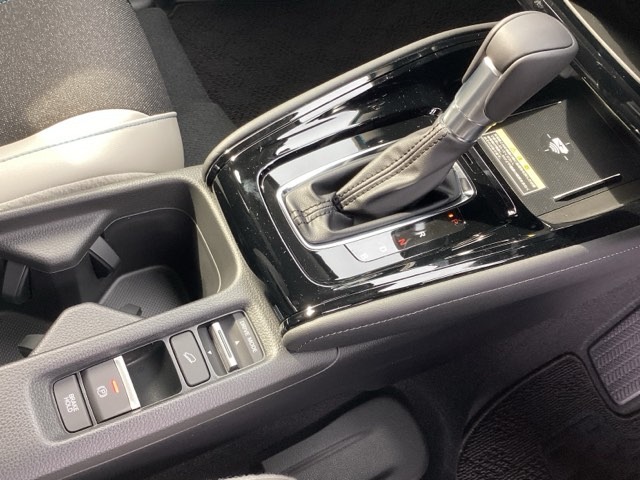 ホンダ ヴェゼル １．５ Ｅ：ＨＥＶ Ｚ プレイパッケージ R8年 (近畿) 99