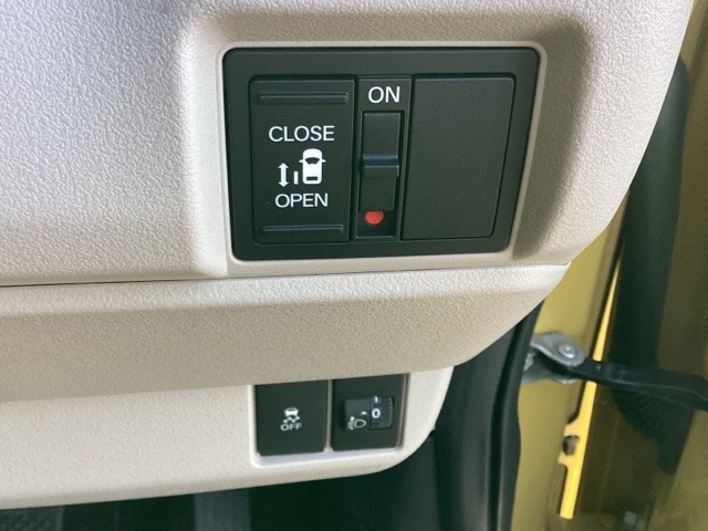 ホンダ Ｎ　ＢＯＸ ６６０ ファッションスタイル ２トーン R8年 (近畿) 99