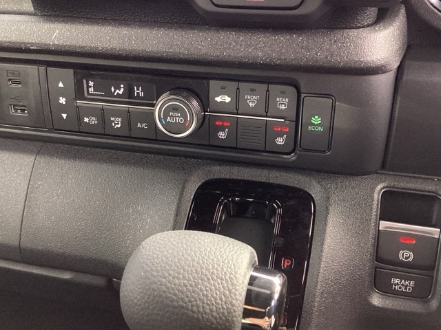 ホンダ Ｎ　ＢＯＸ カスタム ６６０ コーディネートスタイル モノトーン R8年 (近畿) 99
