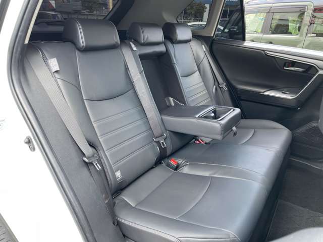 トヨタ ＲＡＶ４ ２．５ ハイブリッド Ｇ Ｅ－ＦＯＵＲ ４ＷＤ R3年 (関東) 99