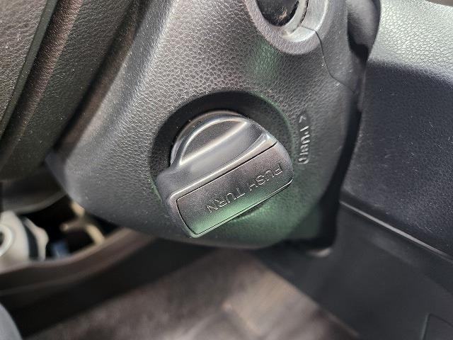 ホンダ フィット　ハイブリッド １．３ スマートセレクション H23年 (近畿) 99