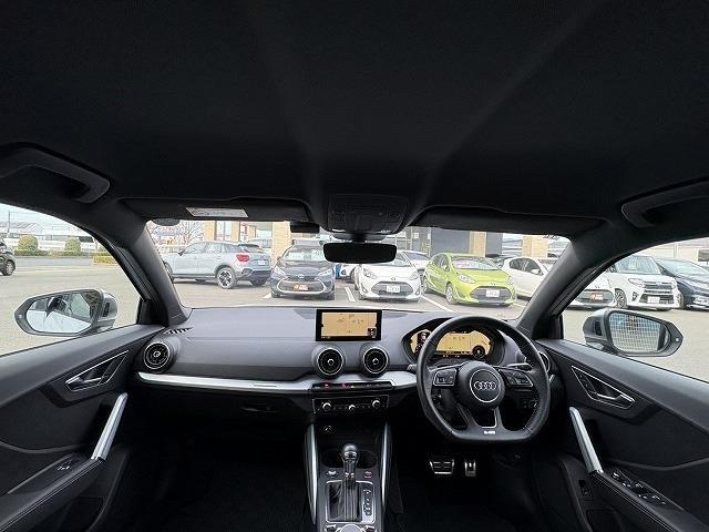 アウディ ＳＱ２ ２．０ ４ＷＤ R2年 (近畿) 99