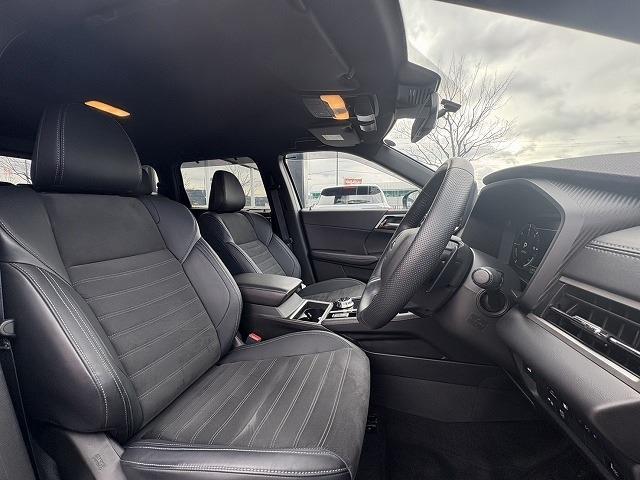 三菱 アウトランダーＰＨＥＶ ＰＨＥＶ ２．４ ブラック エディション ４ＷＤ R5年 (近畿) 99