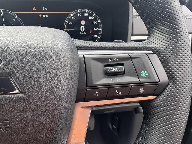 三菱 アウトランダーＰＨＥＶ ＰＨＥＶ ２．４ ブラック エディション ４ＷＤ R5年 (近畿) 99
