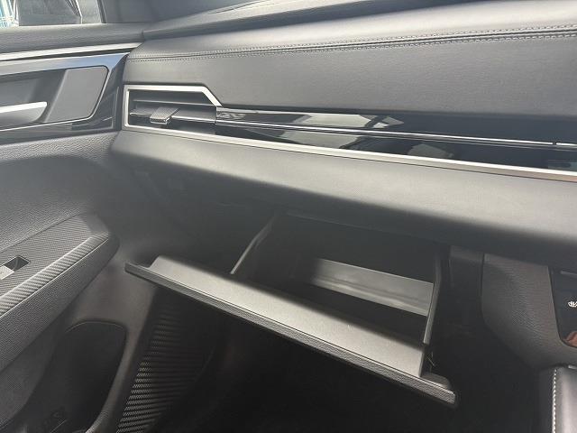 三菱 アウトランダーＰＨＥＶ ＰＨＥＶ ２．４ ブラック エディション ４ＷＤ R5年 (近畿) 99