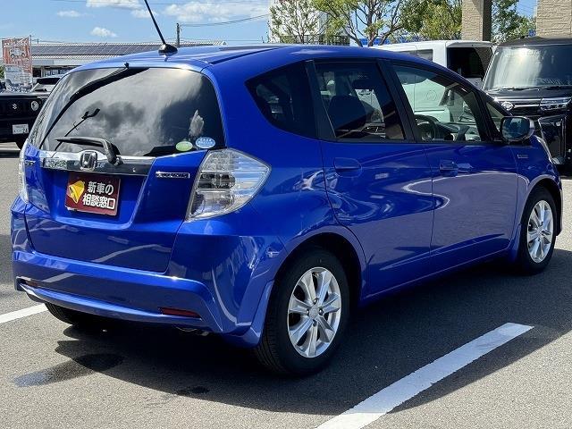 ホンダ フィット　ハイブリッド １．３ ナビプレミアムセレクション H23年 (近畿) 99