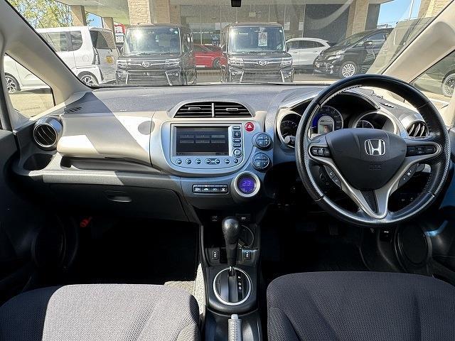 ホンダ フィット　ハイブリッド １．３ ナビプレミアムセレクション H23年 (近畿) 99