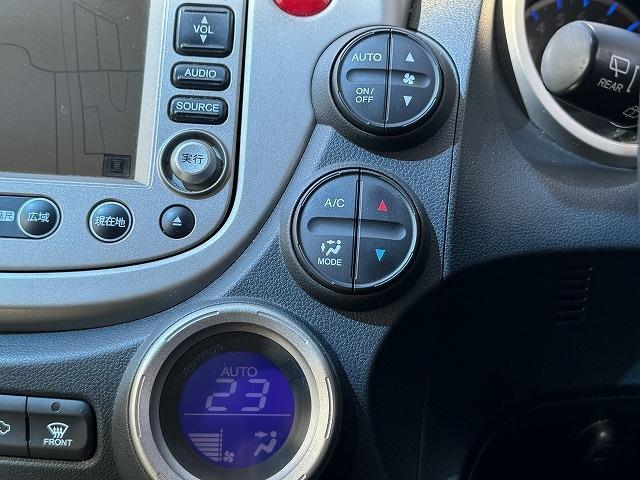 ホンダ フィット　ハイブリッド １．３ ナビプレミアムセレクション H23年 (近畿) 99
