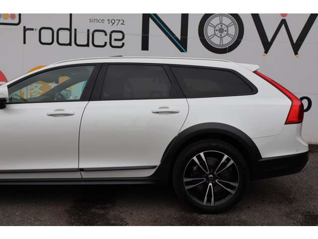 ボルボ Ｖ９０クロスカントリー Ｄ４ ＡＷＤ サマム ディーゼルターボ ４ＷＤ R1年 (関東) 99