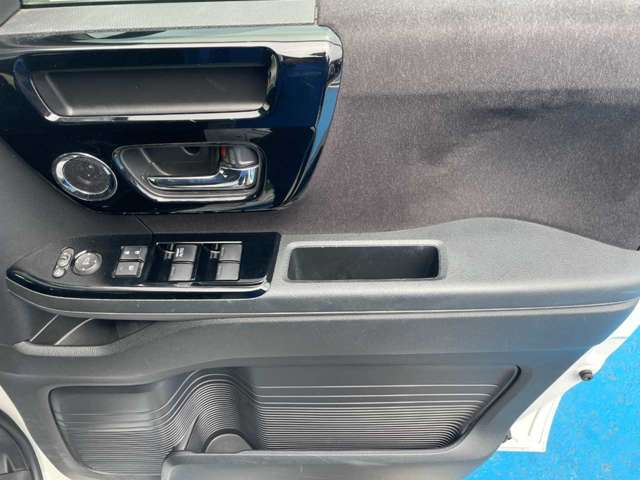 ホンダ Ｎ　ＢＯＸ カスタム ６６０ Ｌ R3年 (関東) 99