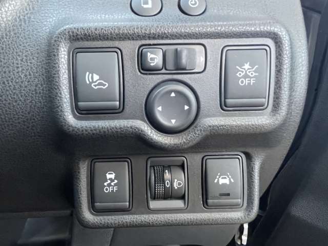 日産 ノート １．２ Ｅ－ＰＯＷＥＲ Ｘ H29年 (東北) 99