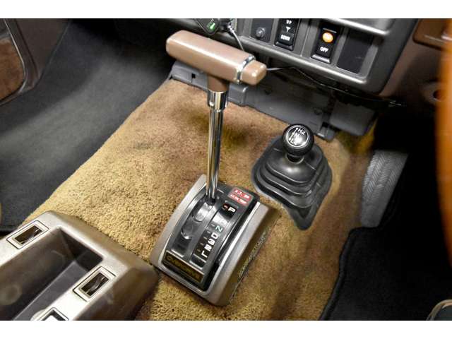 トヨタ ランドクルーザー７０ ４．０ ＶＸ ハイルーフ ４ＷＤ S63年 (近畿) 99