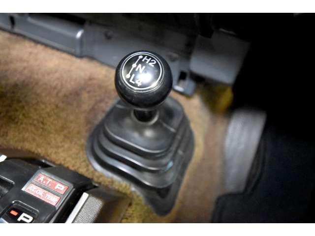 トヨタ ランドクルーザー７０ ４．０ ＶＸ ハイルーフ ４ＷＤ S63年 (近畿) 99