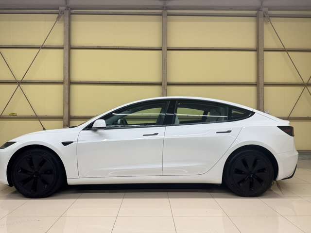 テスラ モデル３ ＲＷＤ R5年 (近畿) 99