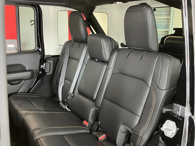 ジープ ラングラー　アンリミテッド アンリミテッド サハラ ４ＷＤ R7年 (近畿) 99