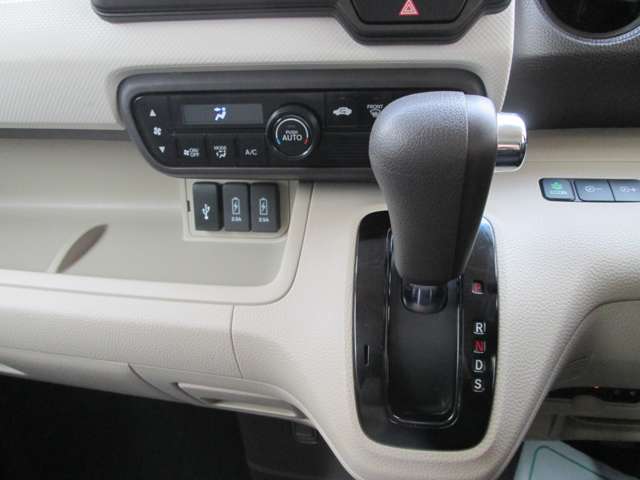 ホンダ Ｎ　ＢＯＸ ６６０ Ｇ Ｌ ターボ ホンダセンシング H30年 (中国) 99