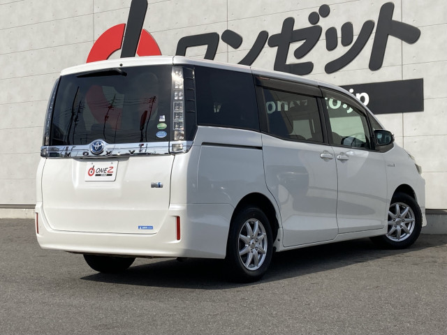 トヨタ ヴォクシー １．８ ハイブリッド Ｖ H26年 (四国) 99
