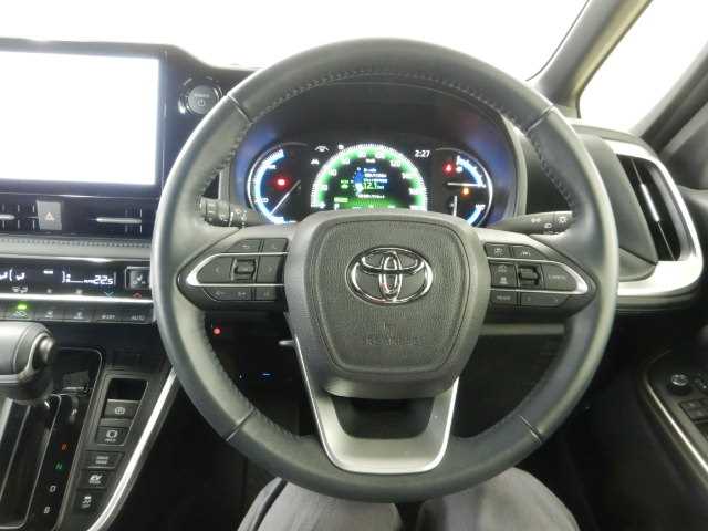 トヨタ ヴォクシー １．８ ハイブリッド Ｓ－Ｚ R5年 (九州・沖縄) 99