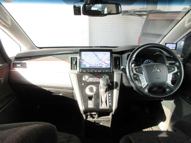 三菱 デリカ　Ｄ：５ ２．２ Ｇ パワーパッケージ ディーゼルターボ ４ＷＤ R1年 () 99
