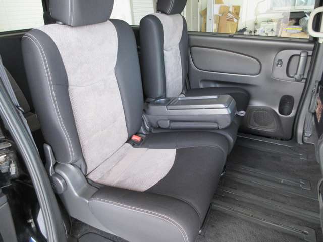 日産 セレナ ２．０ ライダー H23年 (関東) 99
