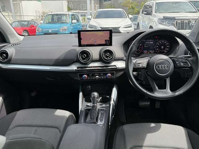 アウディ Ｑ２ １．０　ＴＦＳＩ　スポーツ H30年 (近畿) 99