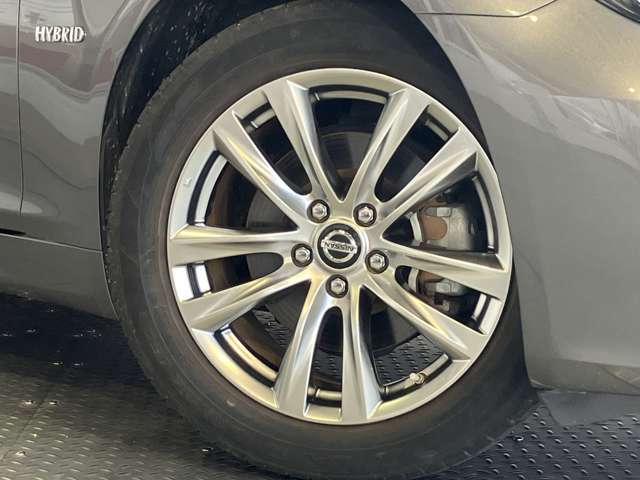 日産 フーガ　ハイブリッド ３．５ R4年 (近畿) 99
