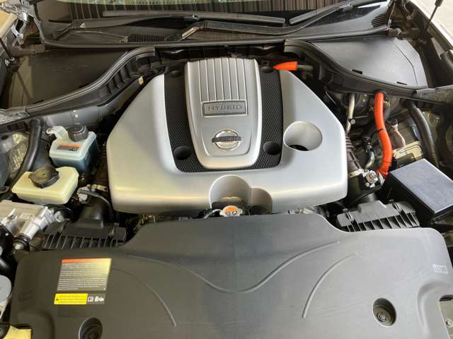 日産 フーガ　ハイブリッド ３．５ R4年 (近畿) 99